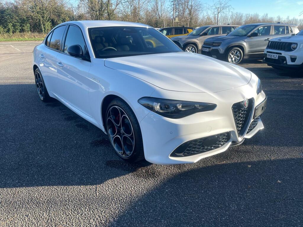 Alfa Romeo Giulia 2.0T Veloce Saloon Euro 6 Ss 2 White
