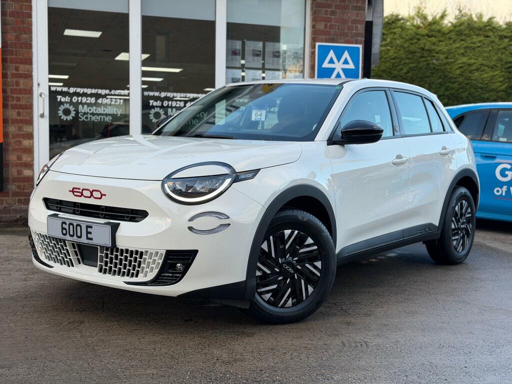 Fiat 600e 54Kwh Red Suv 156 Ps White #6
