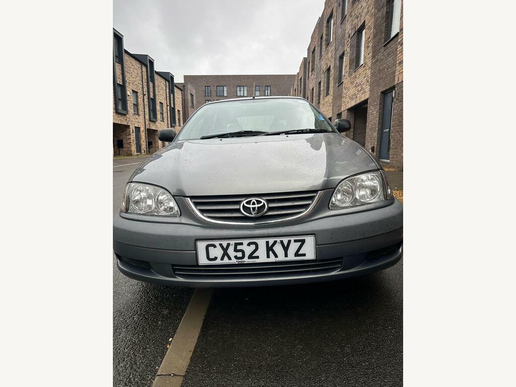 Toyota Avensis 2L Cdx Silver #1