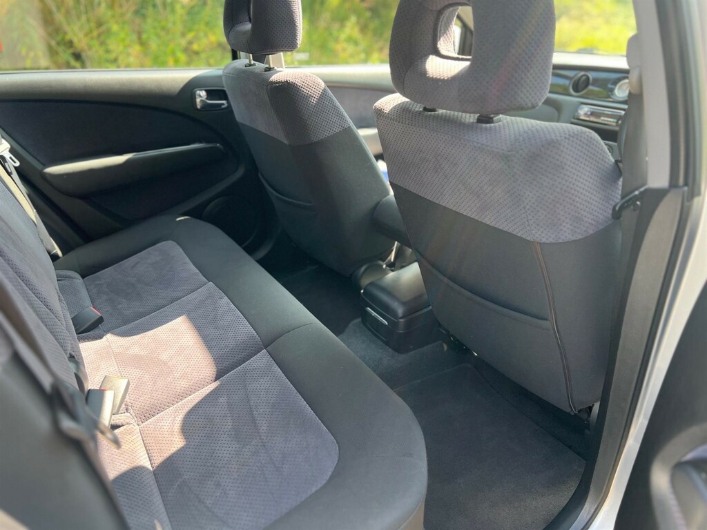 Mitsubishi Outlander 2.4 Mivec Equippe Silver #24