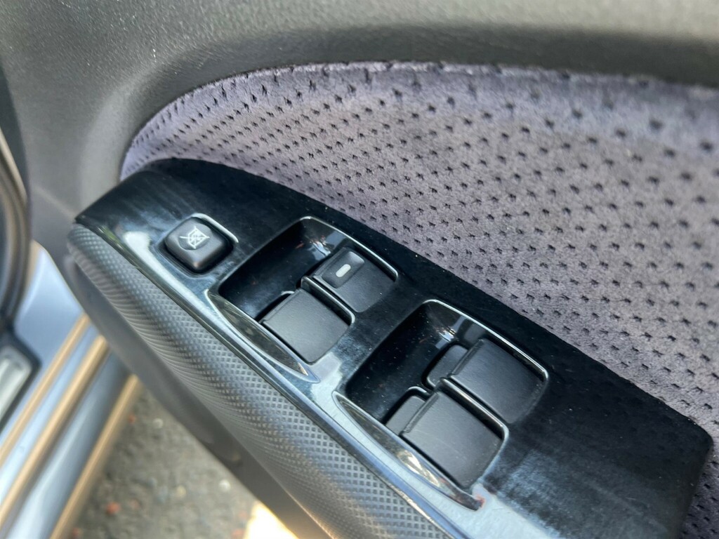 Mitsubishi Outlander 2.4 Mivec Equippe Silver #26