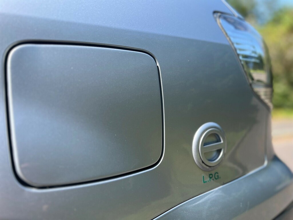Mitsubishi Outlander 2.4 Mivec Equippe Silver #27