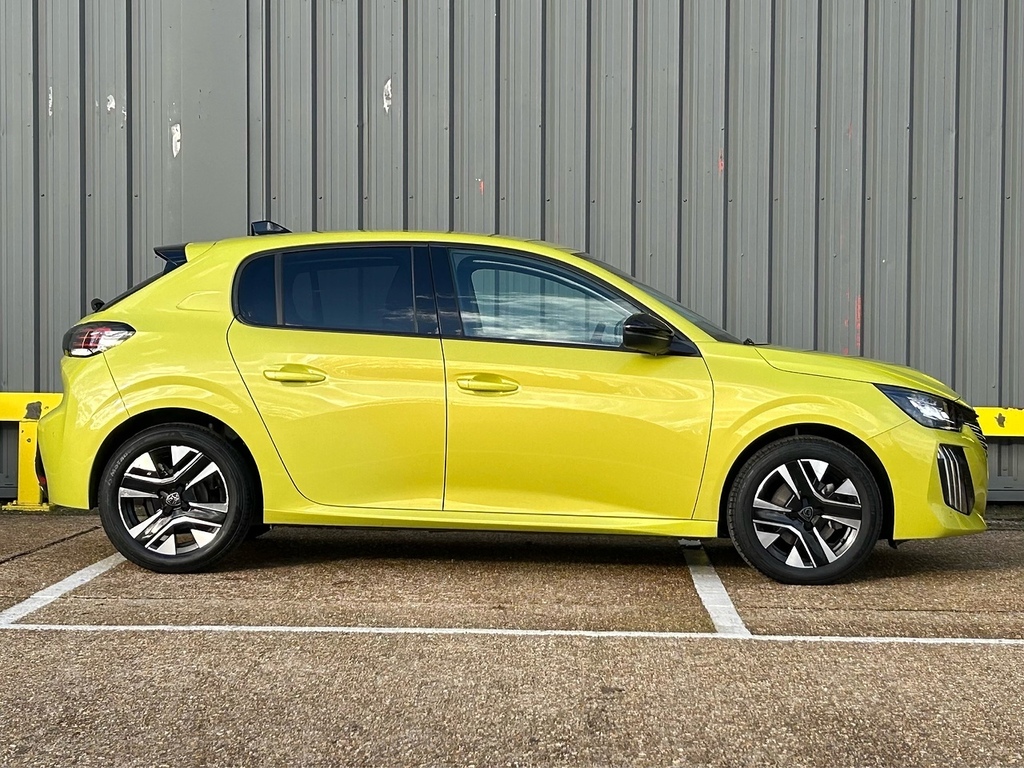 Peugeot 208 1.2 Puretech Allure Hatchback Eu GM24DRO Yellow #3