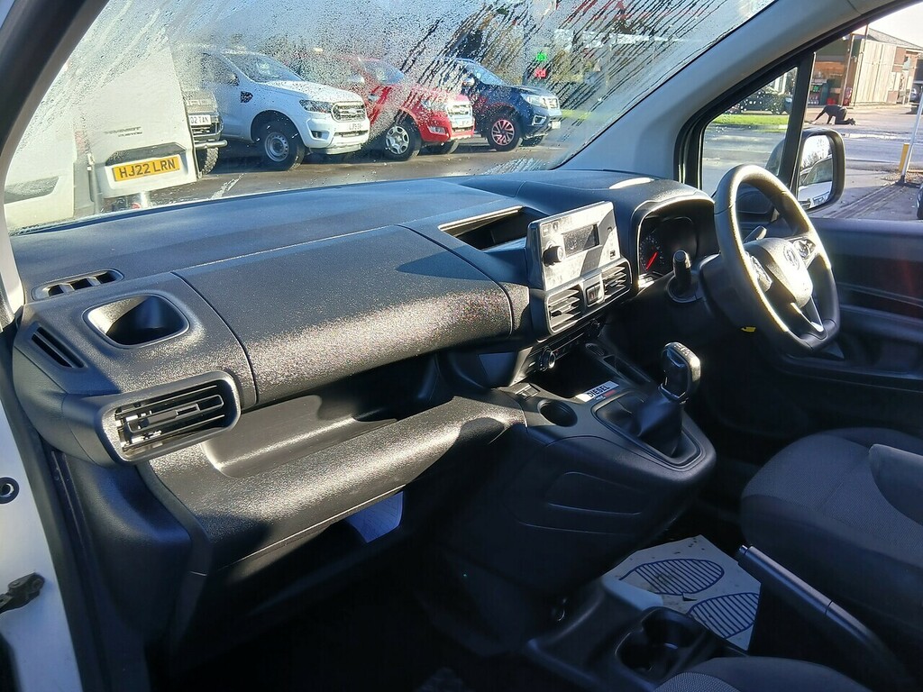 Vauxhall Combo 1.5 Turbo D 2300 Sportive Panel Van Man DN70YEY White #2