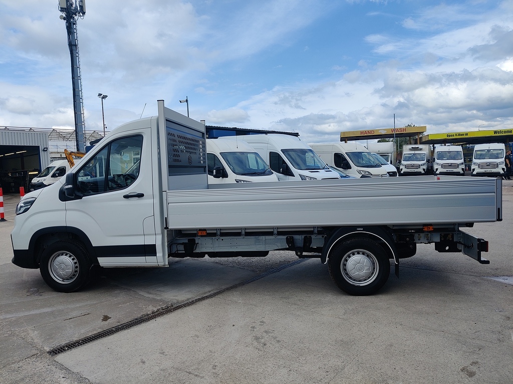 Maxus Deliver 9 Dropside White #6