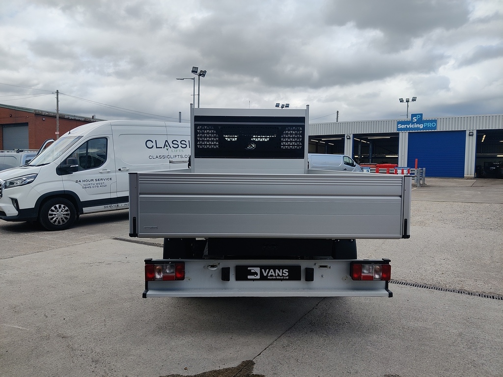 Maxus Deliver 9 Dropside White #4