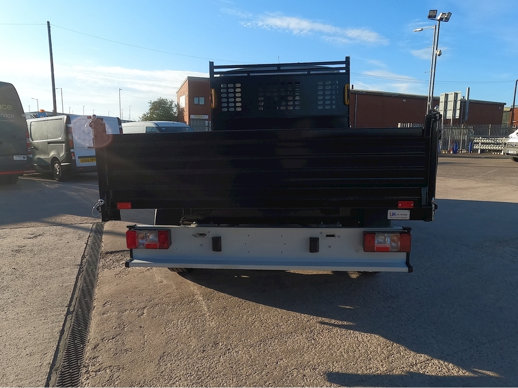 Maxus Deliver 9 Tipper White #3