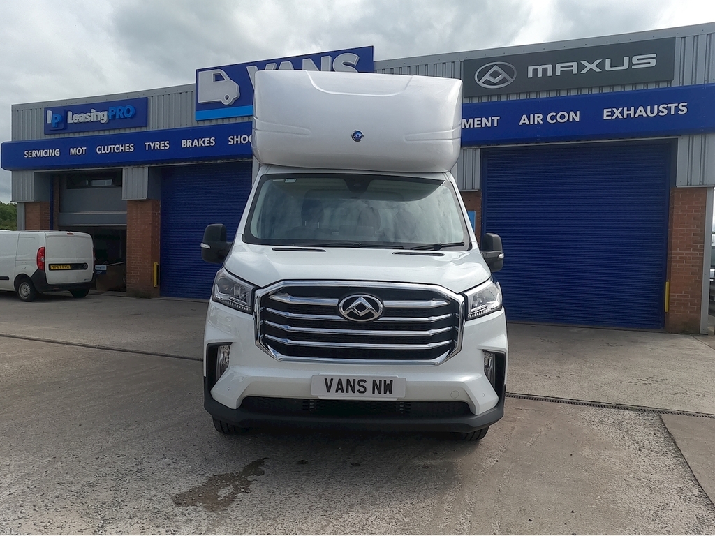 Maxus Deliver 9 Luton Tail Lift Lux Lwb White #2