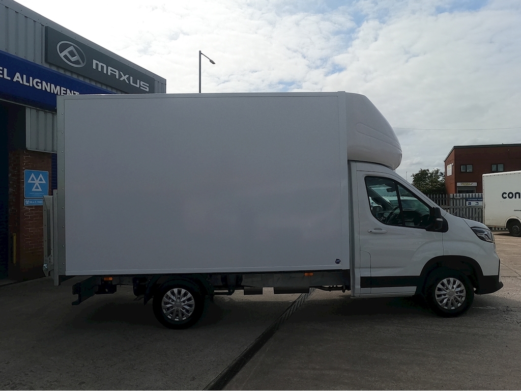Maxus Deliver 9 Luton Tail Lift Lux Lwb White #4