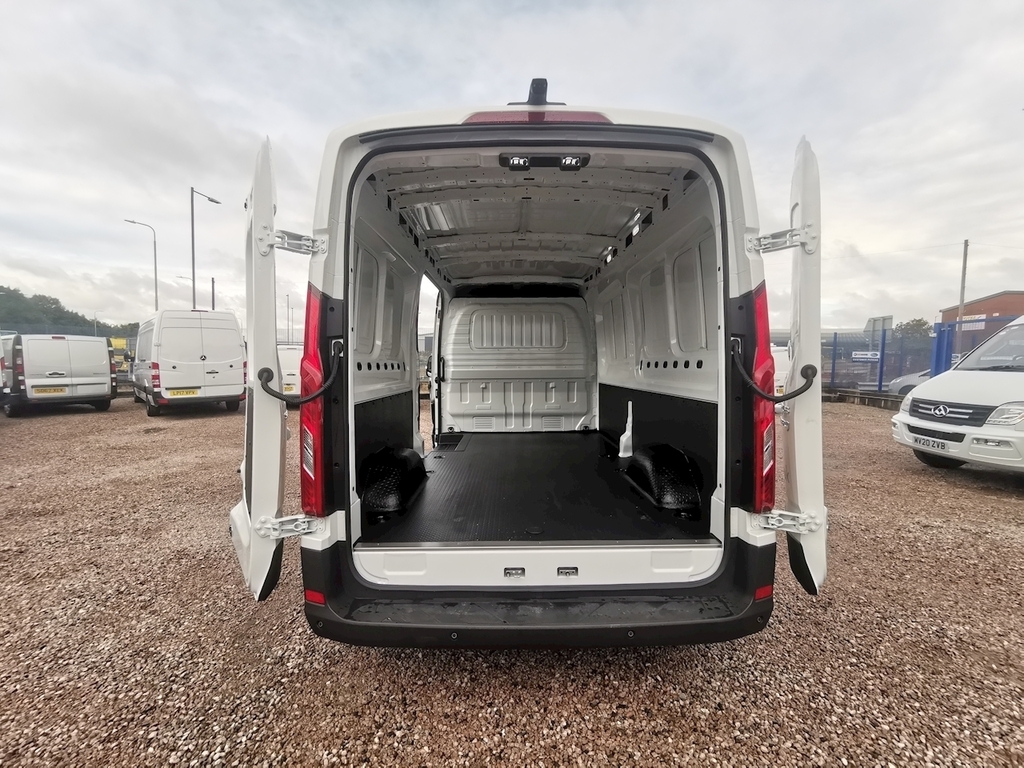 Maxus Deliver 9 Lux Lh Pv L3h2 Rwd White #5