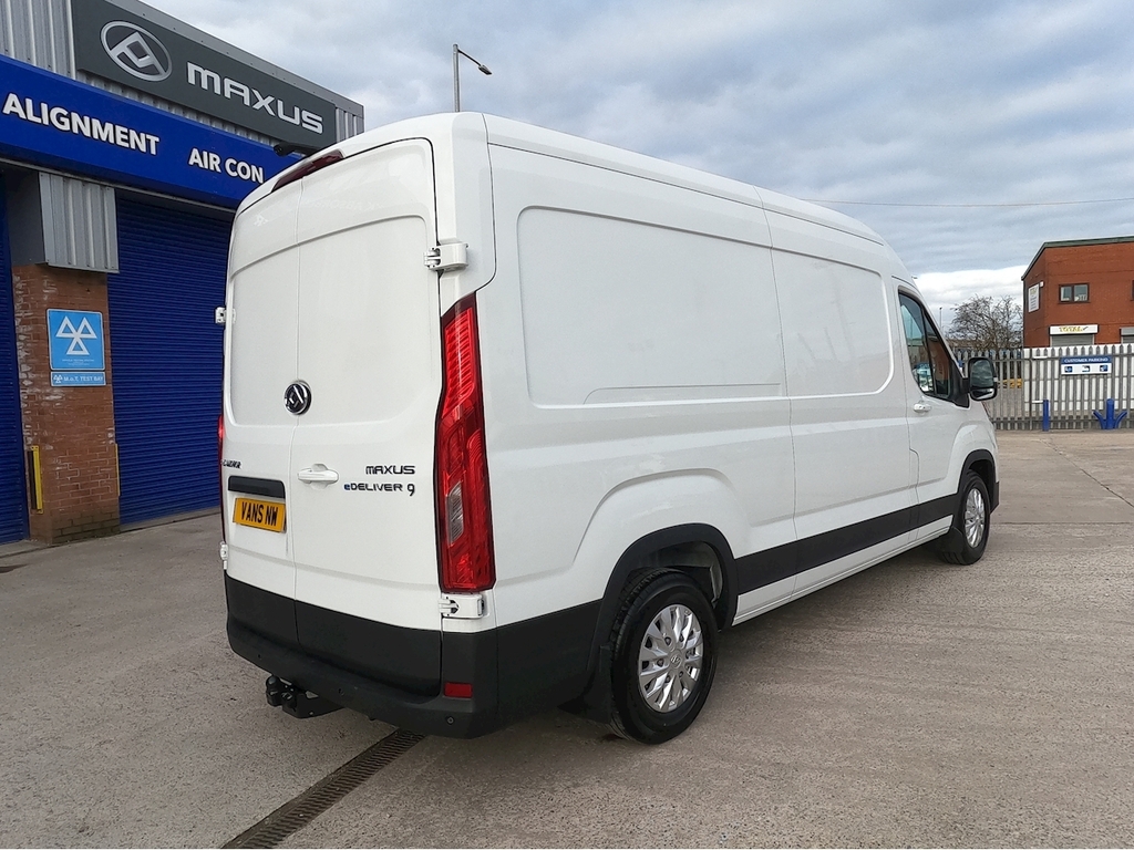 Maxus eDeliver 9 Lh Lux 88.5Kwh White #3