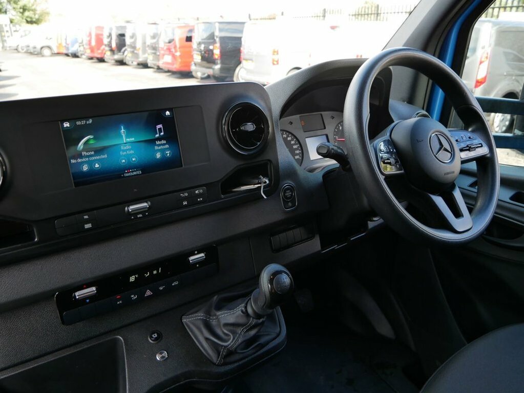 Mercedes-Benz Sprinter 2L 2.0 315 Cdi Progressive Chassis Cab YH73DHC Blue #3