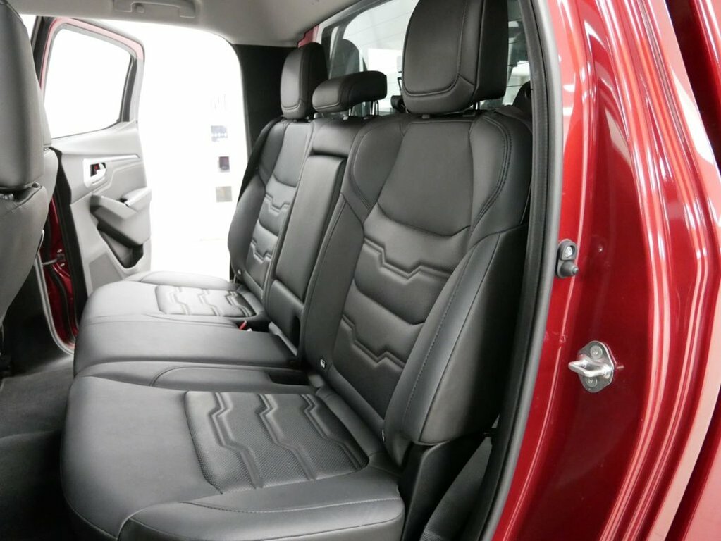 Isuzu D-Max 1.9L Td Dl40 Pickup Double Cab 4Wd BT24GXO Red #6