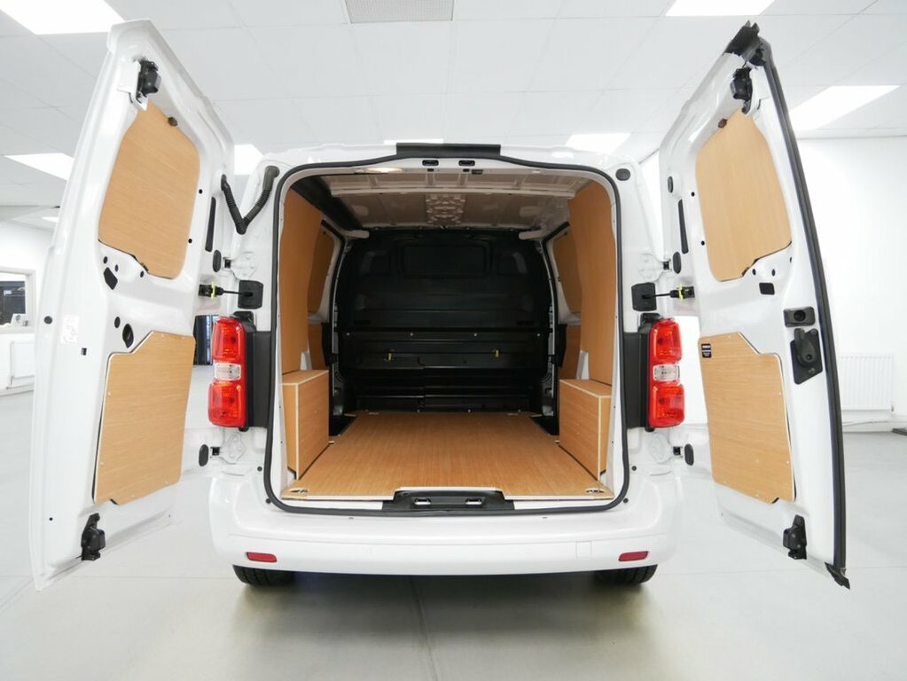 Vauxhall Vivaro 1.5L Turbo D 2700 Pro Panel Van 6Dr SC23CYX White #2