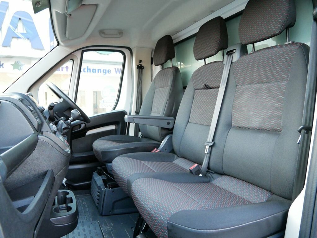 Peugeot Boxer 2.2L Bluehdi 335 Built For Business Luton Dies CP72MYA White #4