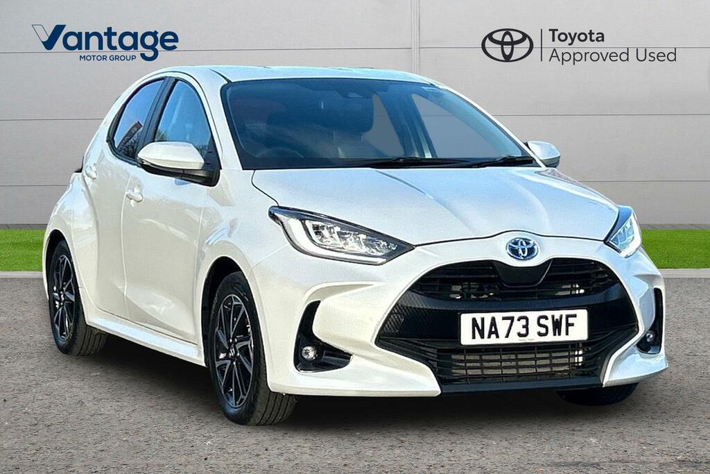 Toyota Yaris 1.5 Vvt-h Design E-cvt Euro 6 Ss White