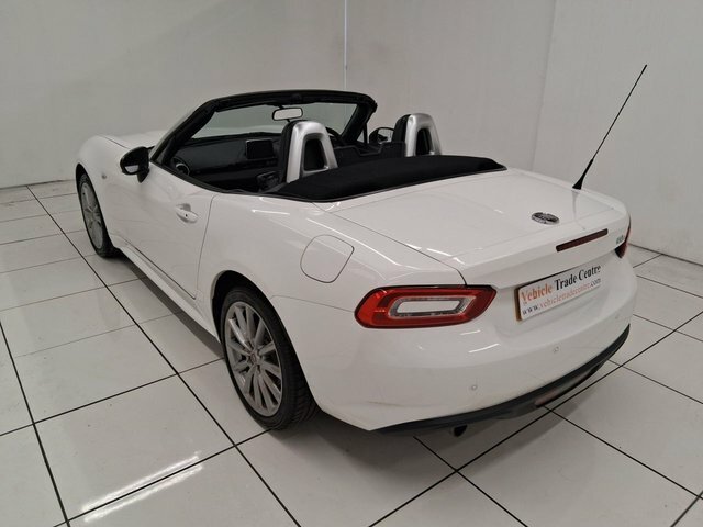 Fiat 124 Spider 1.4 Multiair Lusso Convertible Euro 6 NJ67DPK White #5