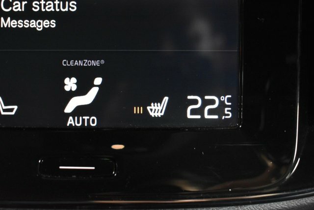 Volvo XC40 Automatic BK69XJF Red #4