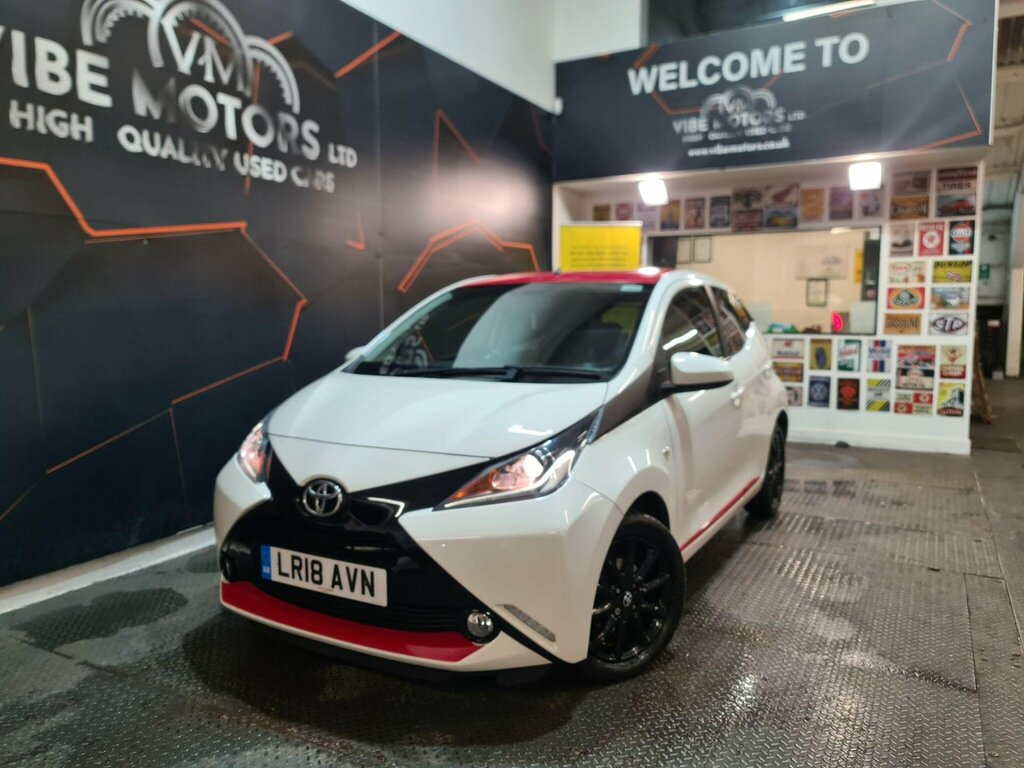 Toyota Aygo 1.0 Vvt-i X-press X-shift Euro 6 White