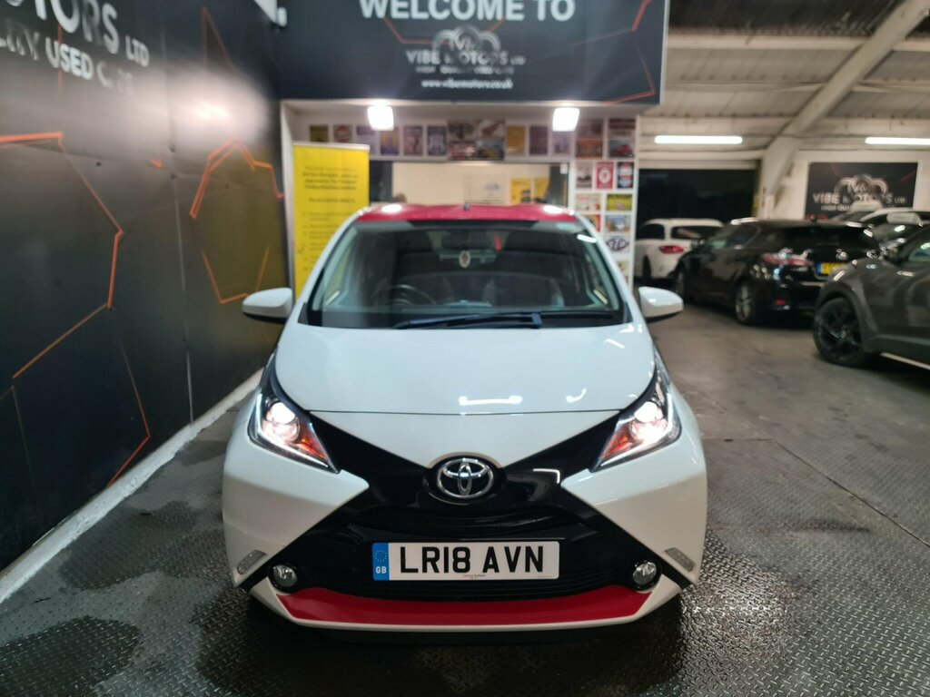 Toyota Aygo 1.0 Vvt-i X-press X-shift Euro 6 White #2