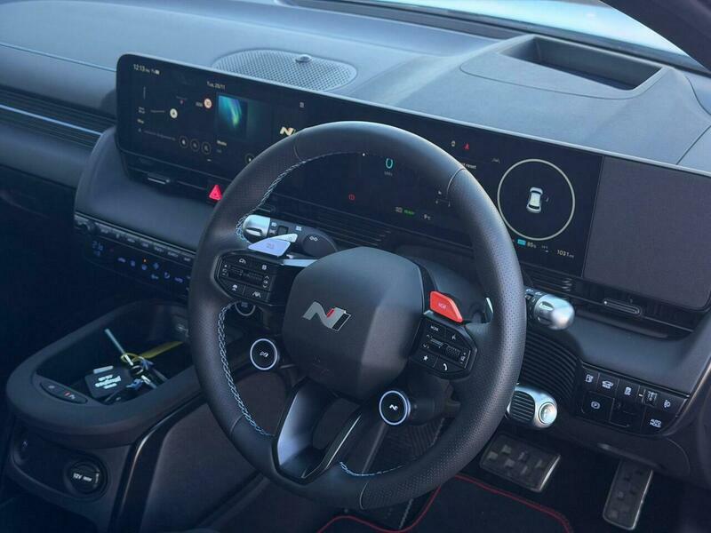 Hyundai Ioniq Hatchback #8
