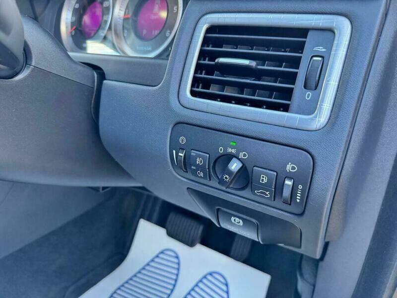 Volvo XC70 2.4 D5 S Silver #37