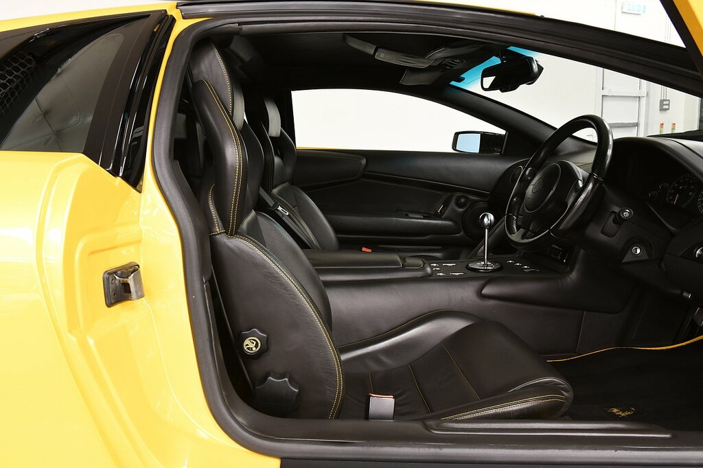 Lamborghini Murcielago Coupe White #6