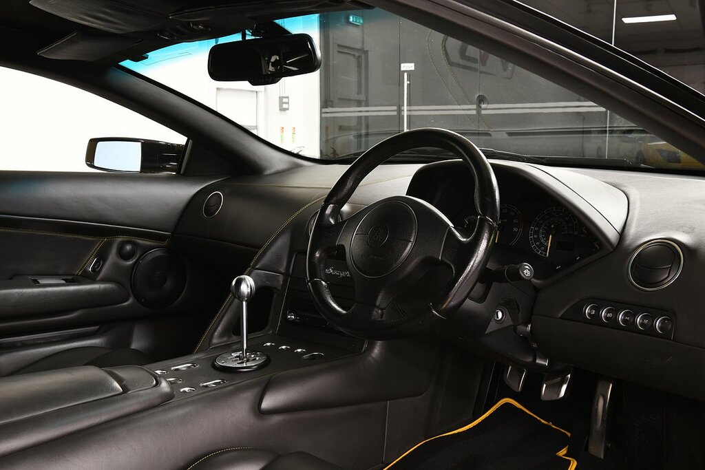Lamborghini Murcielago Coupe White #4