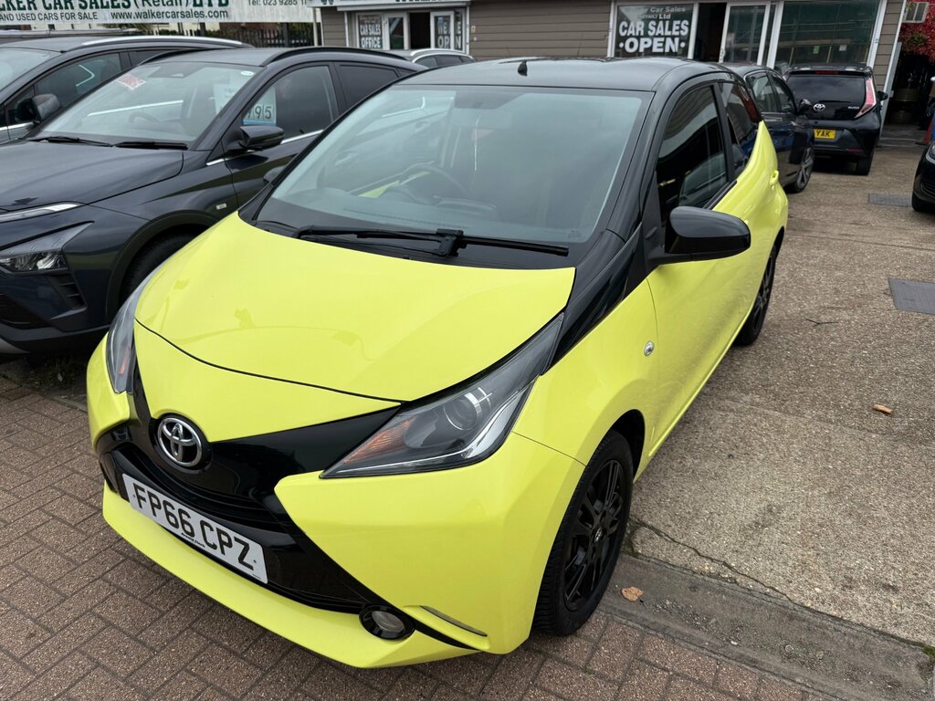 Toyota Aygo 1.0 Vvt-i X-cite 3 FP66CPZ Yellow #3