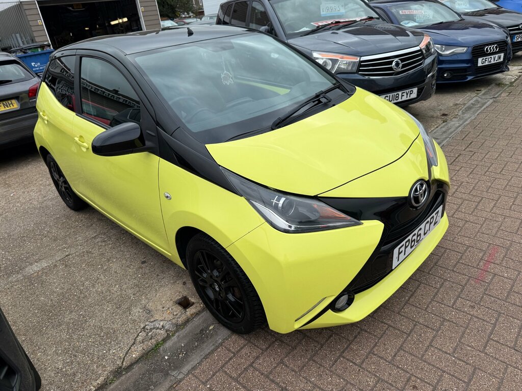 Toyota Aygo 1.0 Vvt-i X-cite 3 Yellow