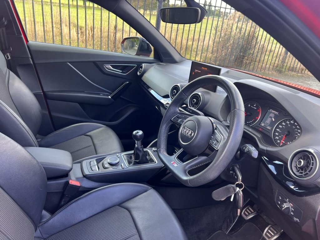 Audi Q2 1L Black Edition Red