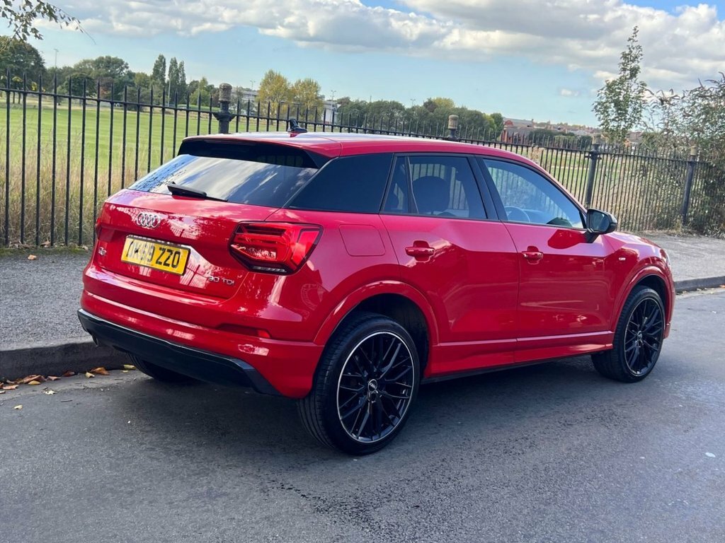 Audi Q2 1L Black Edition DK69ZZO Red #5