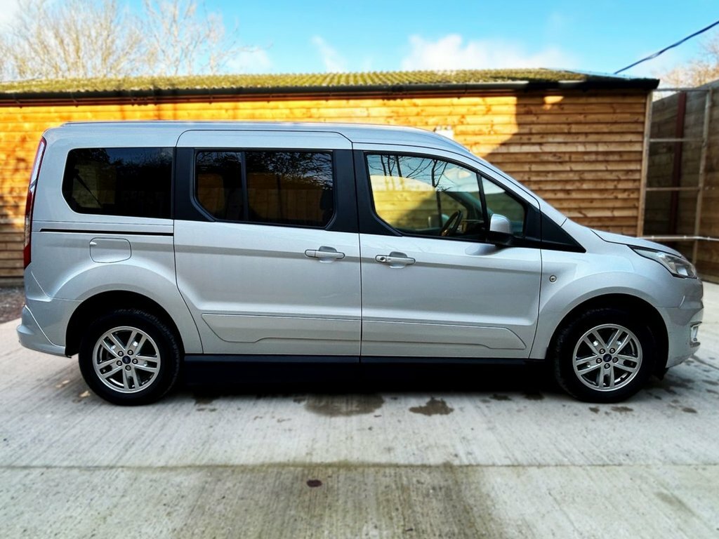 Ford Grand Tourneo Connect 1.5L Titanium Silver #4