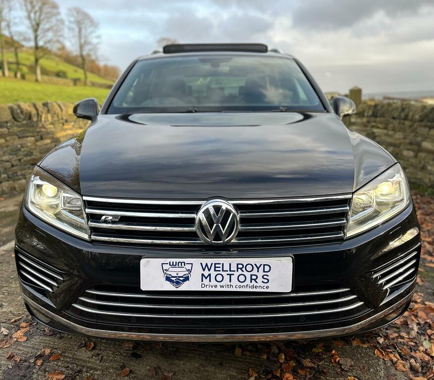 Volkswagen Touareg 3.0 Tdi V6 Bluemotion Tech R-line 2017 VO17UKF Black #4