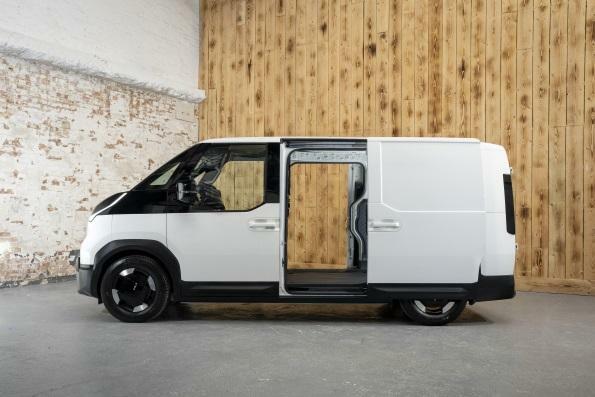 Kia PV5 Essential White #6
