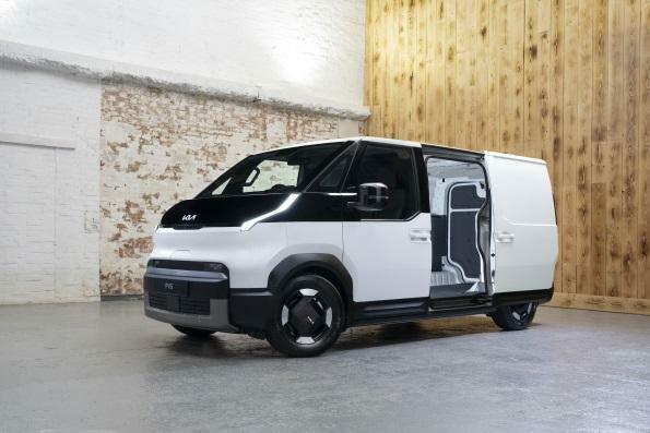 Kia PV5 Essential White #3