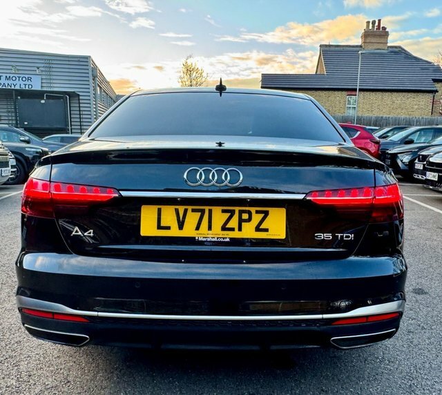 Audi A4 2.0 Tdi 35 S Black #5