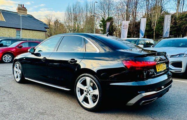 Audi A4 2.0 Tdi 35 S Black #6