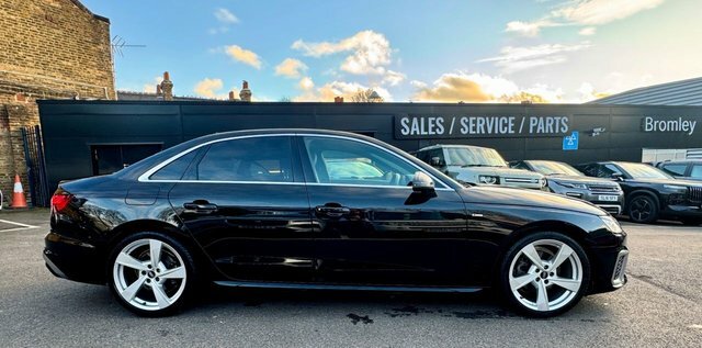 Audi A4 2.0 Tdi 35 S Black #3