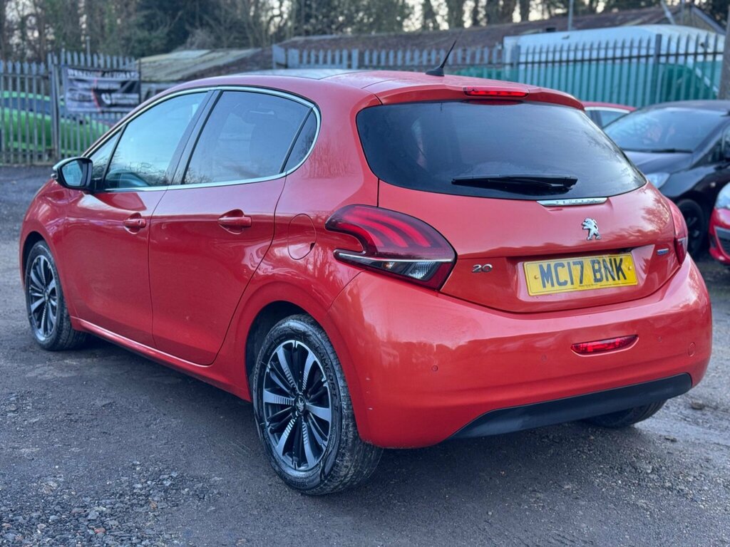 Peugeot 208 1.2 Puretech Allure Premium Euro 6 MC17BNK Orange #4