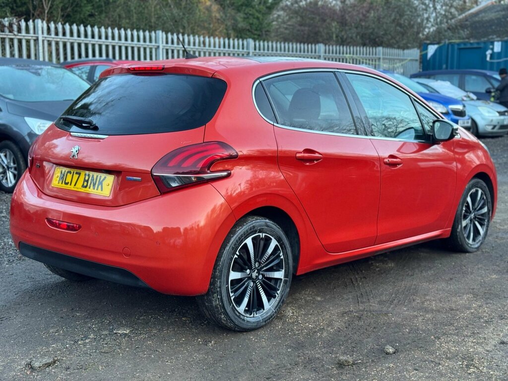Peugeot 208 1.2 Puretech Allure Premium Euro 6 MC17BNK Orange #3