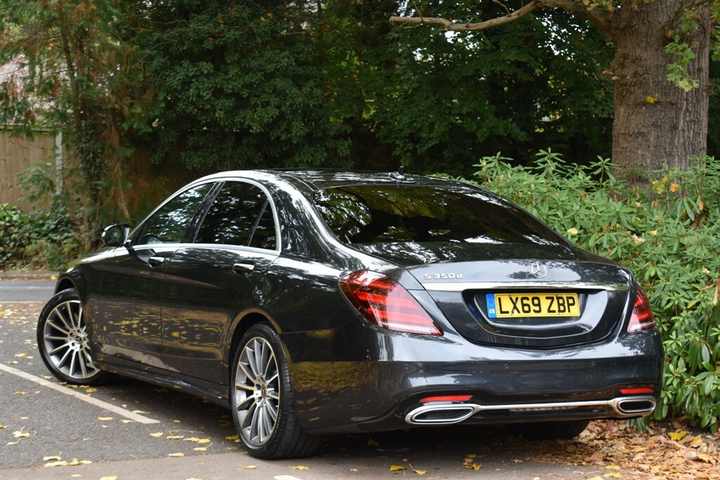 Mercedes-Benz 350 350 D Amg Line 4Matic Black #4