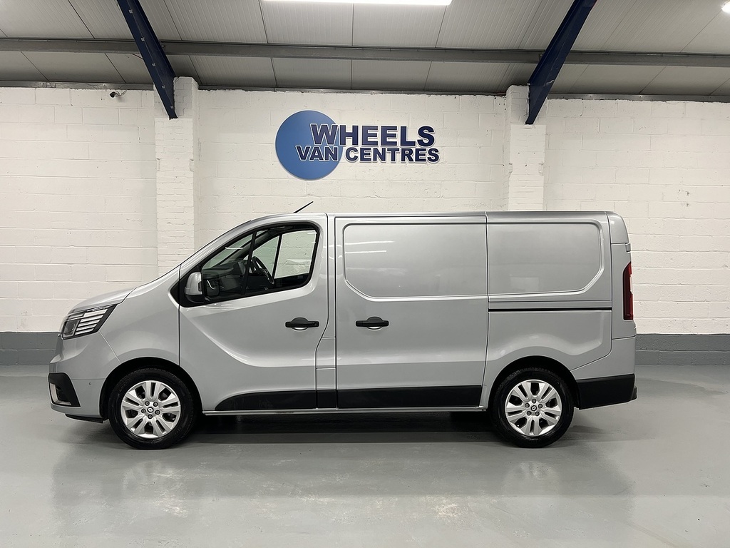 Renault Trafic 2.0 Dci Blue Sl28 Sport Panel Van Manua AV24UDT Silver #2