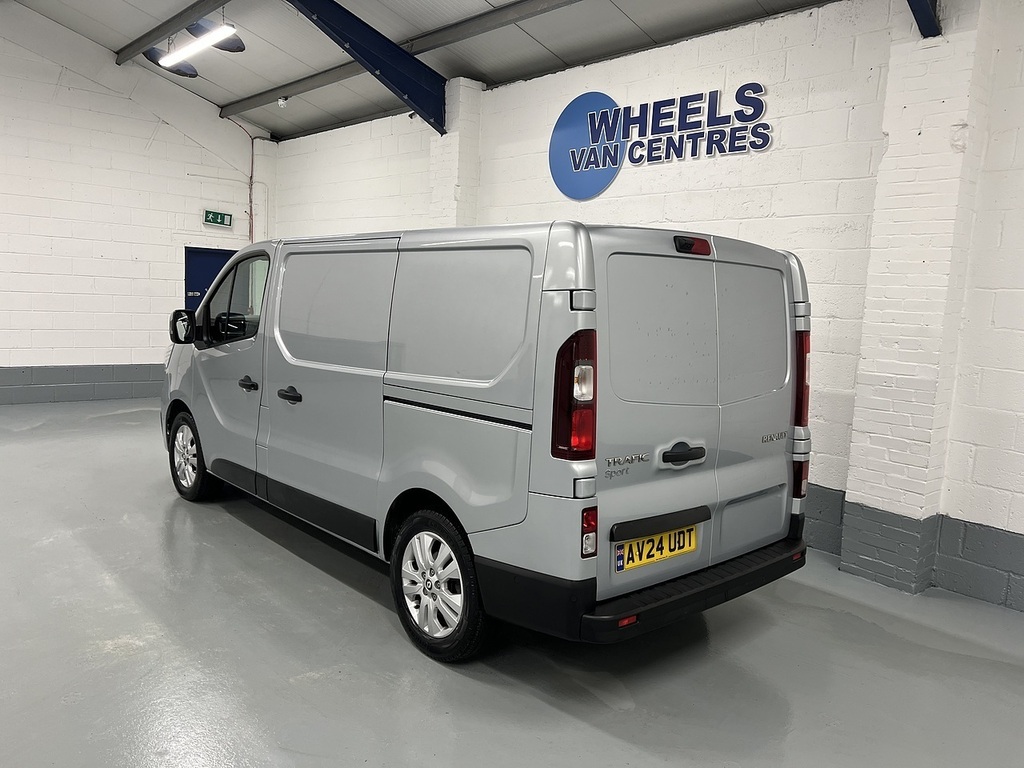 Renault Trafic 2.0 Dci Blue Sl28 Sport Panel Van Manua AV24UDT Silver #3