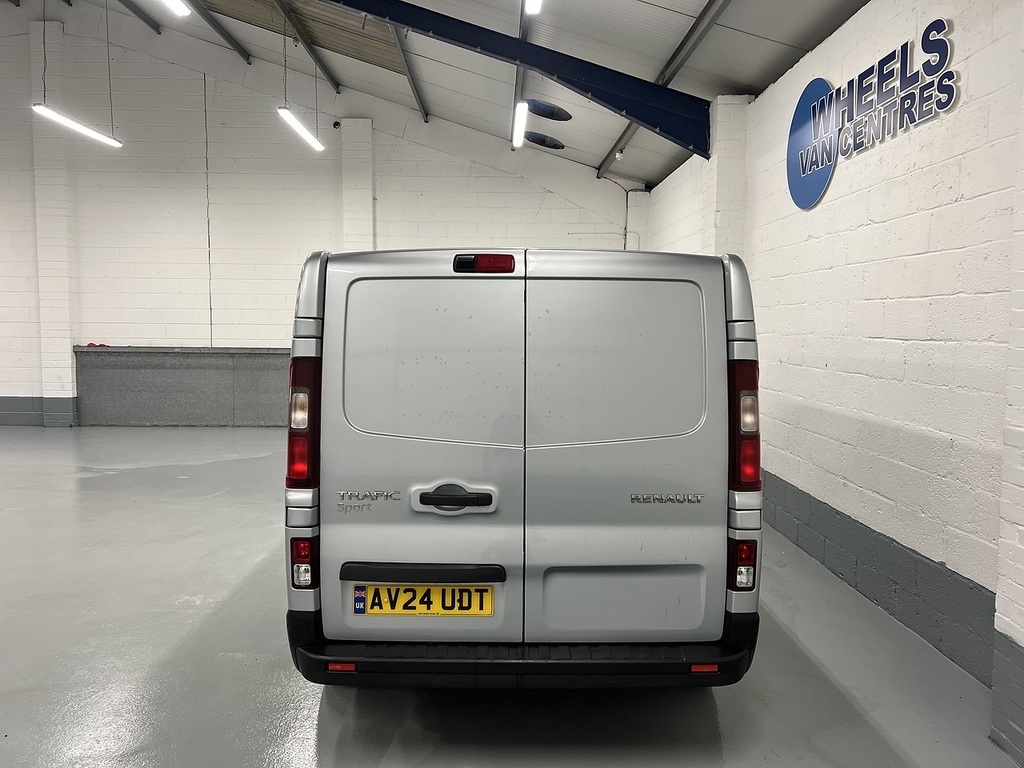 Renault Trafic 2.0 Dci Blue Sl28 Sport Panel Van Manua AV24UDT Silver #4