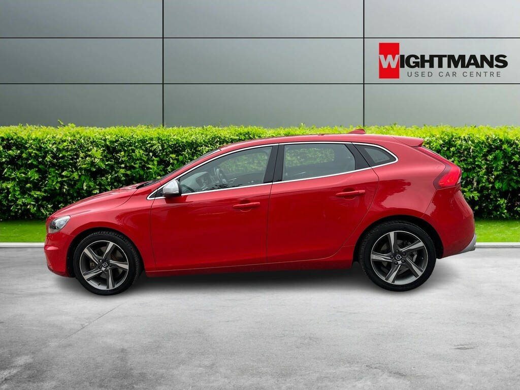 Volvo V40 Hatchback 2.0 R-design Pro D2 2016 KS16GHU Red #3