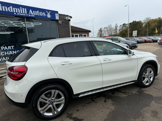 Mercedes-Benz GLA Class Gla200d Sport Premium Suv KN67FNV White #6