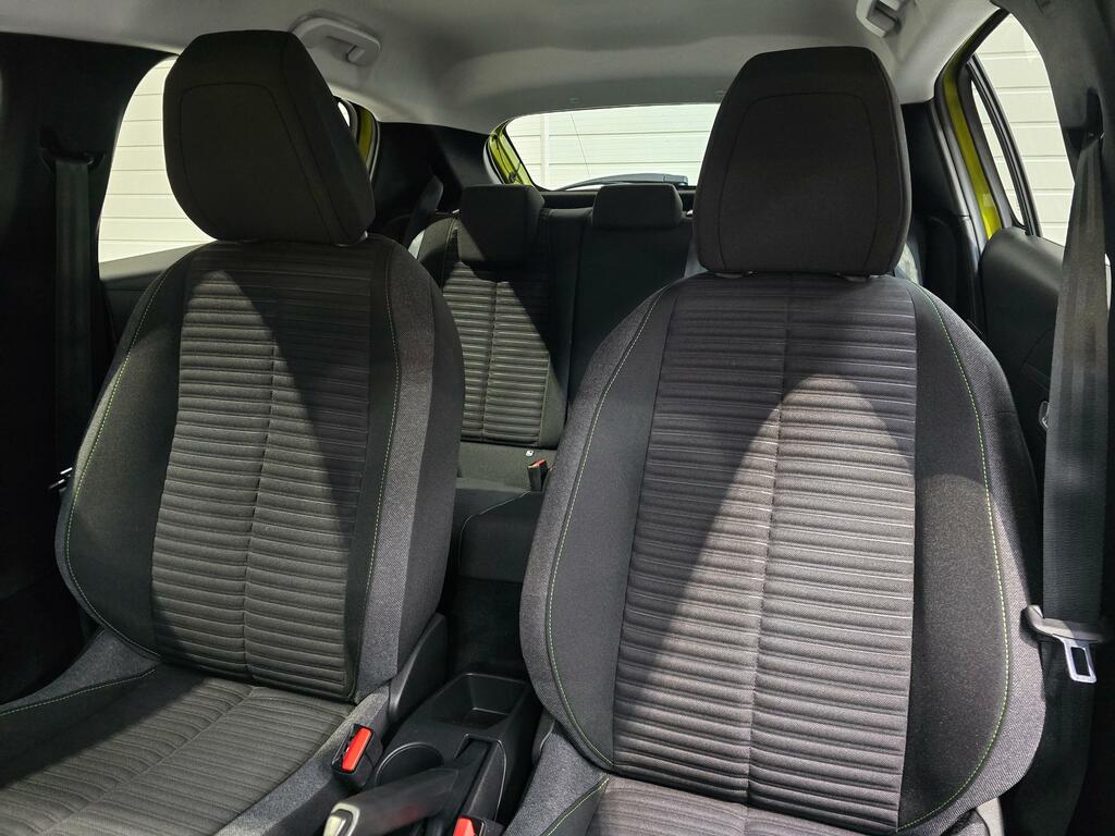 Peugeot 208 1.2 Puretech Active Hatchback Eu DH24FYP Yellow #3