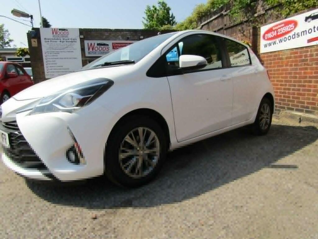 Toyota Yaris 1.0 Vvt-i Icon Tech 2 Former Keepers Only 46 000 M White #6