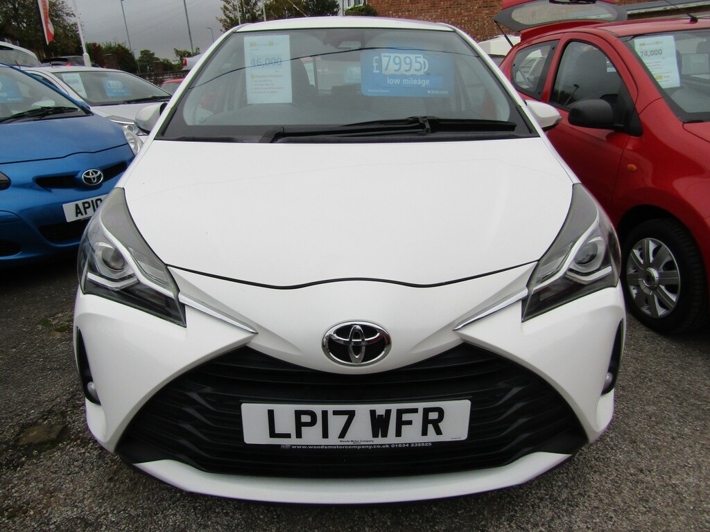 Toyota Yaris 1.0 Vvt-i Icon Tech 2 Former Keepers Only 46 000 M White #3